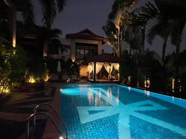 Baan Luxor Villas