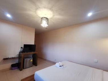 Thai Crystal Resident