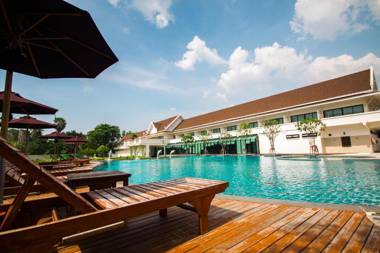 Bangsaen Heritage Hotel - SHA Plus Certified