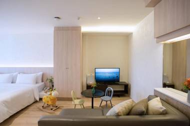 Balcony Seaside Sriracha Hotel & Serviced Apartments