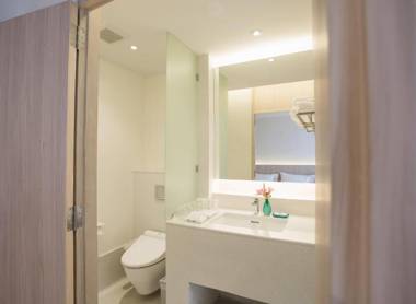 Balcony Seaside Sriracha Hotel & Serviced Apartments