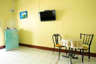 Koh Sichang Rimtalay Resort