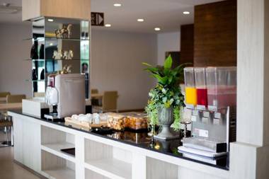 Horsehill Hotel Sriracha