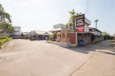 OYO 75382 Chonburi Hotel