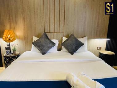 S1 City Hotel