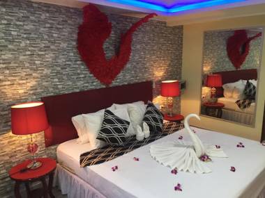 Fong Kaew and Baan Nang Fa Guesthouse