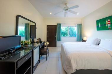 Lokal Phuket "Former K-Hotel" - SHA Extra Plus