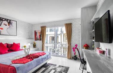 The Shades Bed and Breakfast Boutique Hotel