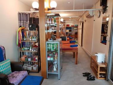 Welcome Inn Hotel @ karon Beach. Double room from only 600 Baht