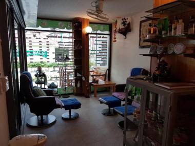 Welcome Inn Hotel @ Karon Beach. Single room from only 500 Baht