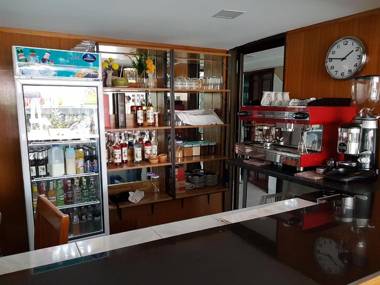 Welcome Inn Hotel @ Karon Beach. Single room from only 500 Baht