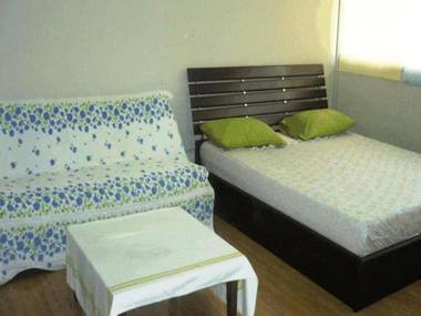 Room in Studio - T8 Guest House Don Mueang Challenger triple room