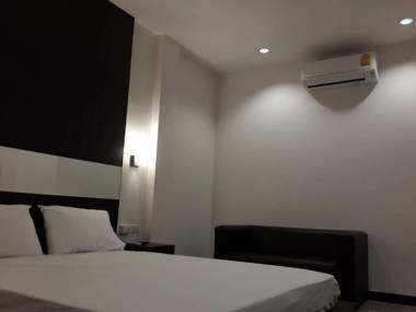 THE ROOM 24 RESORT