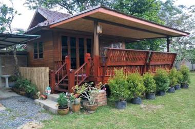 OYO 967 Andathien Pool Villa Aonang