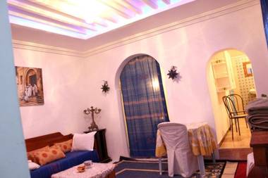 2 bedrooms appartement with terrace and wifi at Tunis 4 km away from the beach