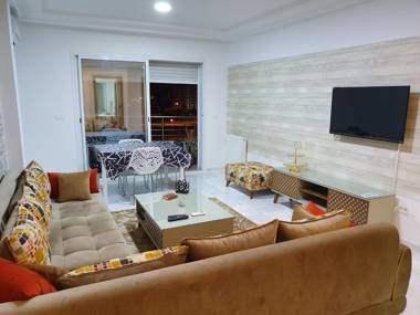 Luxury and Splendid 2 Bedrooms Apartment in Jardin De Carthage Tunis