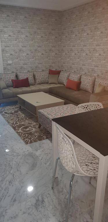 New Stylish and Spacious Apartment at Berges du Lac 2 Tunis