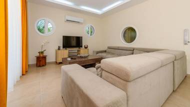 Musa - 5 Bedroom Holiday Villa in Hisaronu