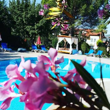 Gokcen Hotel & Apartments