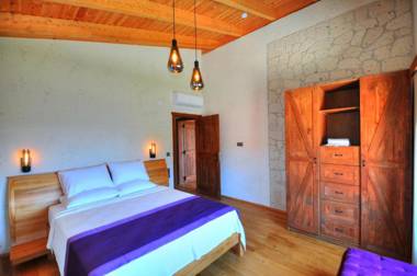 Volans Suites Villas