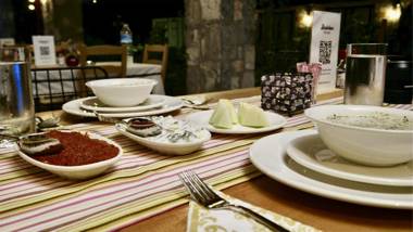 Dedehan Retreat Otel