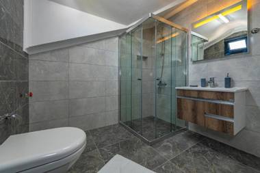 Salkım- 4 Bedroom Holiday Villa in Oludeniz