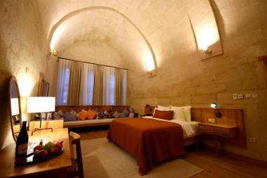 SEDİRLİ KONAK HOTEL