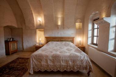 Narcissos Cave Hotel