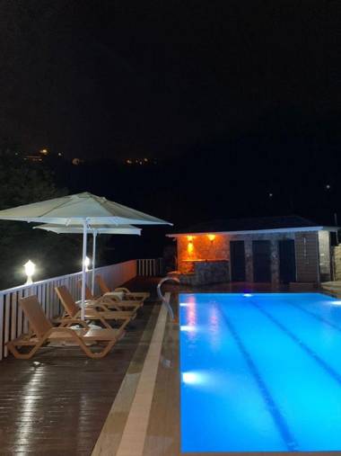 Stunning Villa in Peaceful Sapanca in Kartepe