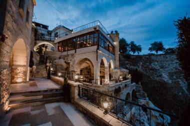 Splendid Cave Hotel