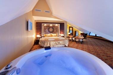 Granada Luxury Okurcalar