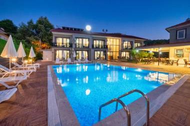 The Halcyon Rooms & Suites Hotel