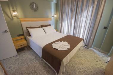 Dark Station Boutique Hotel