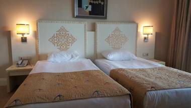 Crystal Admiral Resort Suites & Spa - Ultimate All Inclusive