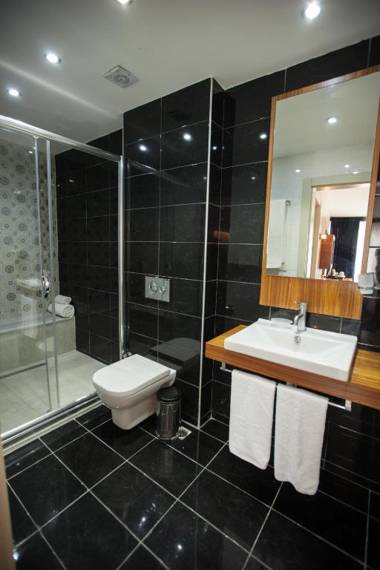 Lapis Inn Hotel & Spa ( Ex. Ambassador Hotel)