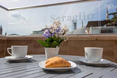 Seraglio Hotel & Suites