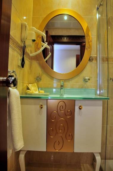 The Magnaura Palace Hotel