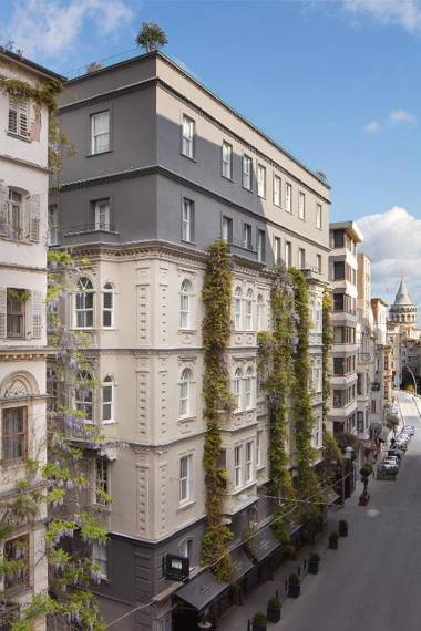 Adahan DeCamondo Pera Autograph Collection