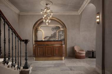 Adahan DeCamondo Pera Autograph Collection