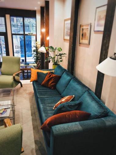 No11 Hotel & Apartments