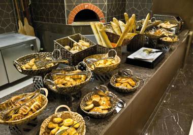 Ramada Plaza By Wyndham Istanbul Tekstilkent