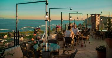 Artefes Hotel Old City