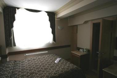 Grand Peninsula Hotel