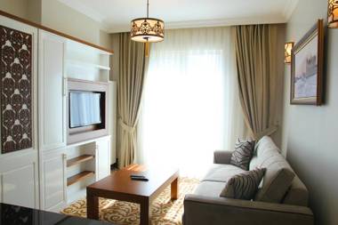 K Suites Hotel