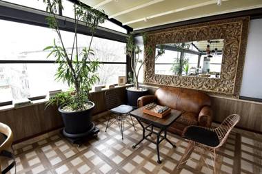 BGuest Hotel & Residence