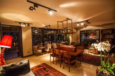 Juliet Rooms & Kitchen