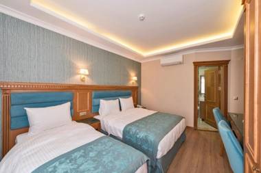 Magnaura House Hotel