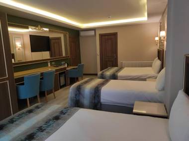 Magnaura House Hotel