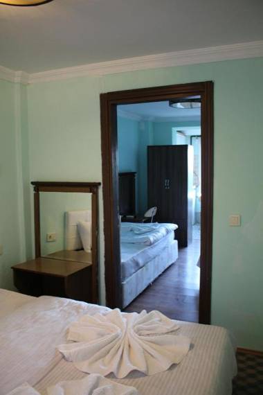 Happy Suite Boutique Hotel