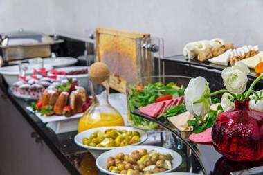 Meroddi La Porta Hotel